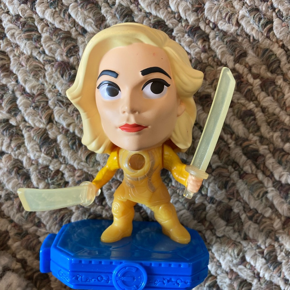 Eternals figurine Thena